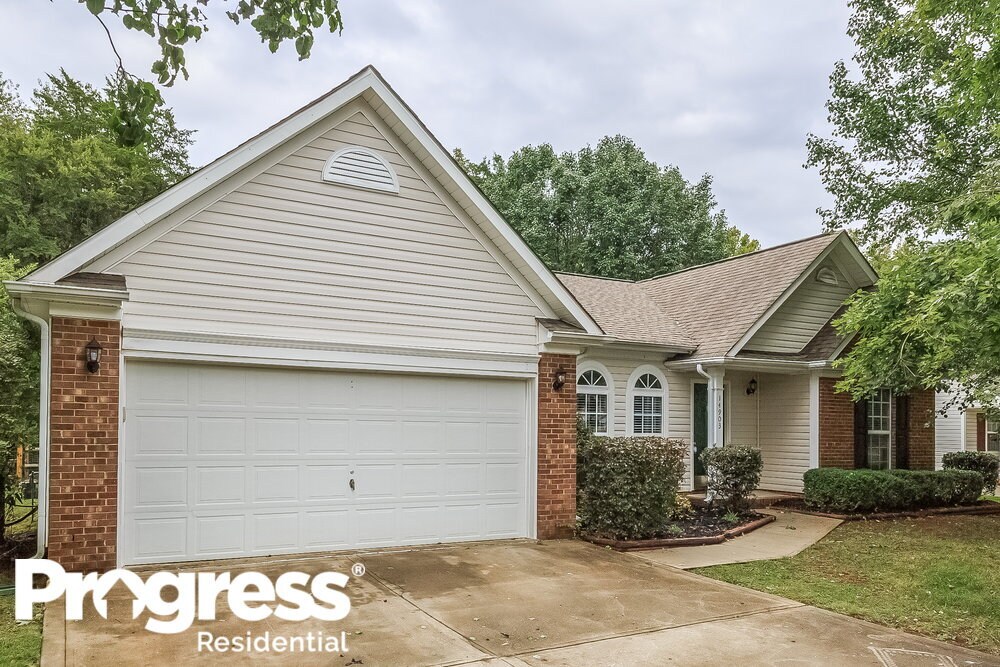 Foto principal - 14903 Cane Field Dr