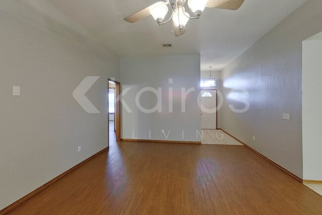 Building Photo - 521 SW 163rd St