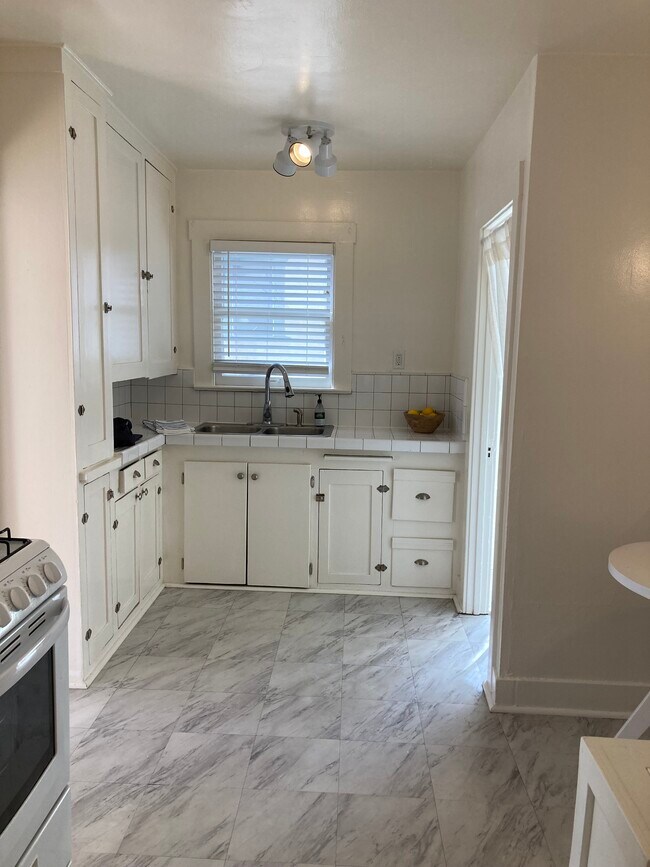 Foto del edificio - 129 S Broadway