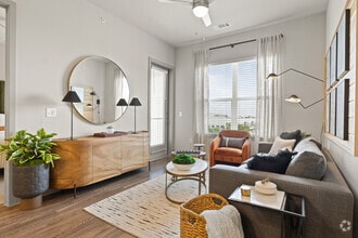 Interior Photo - One90 Gateway