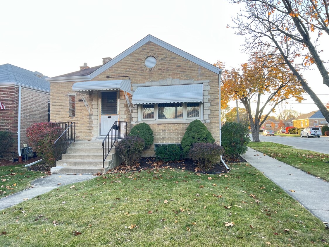 Primary Photo - 2300 Burr Oak Ave