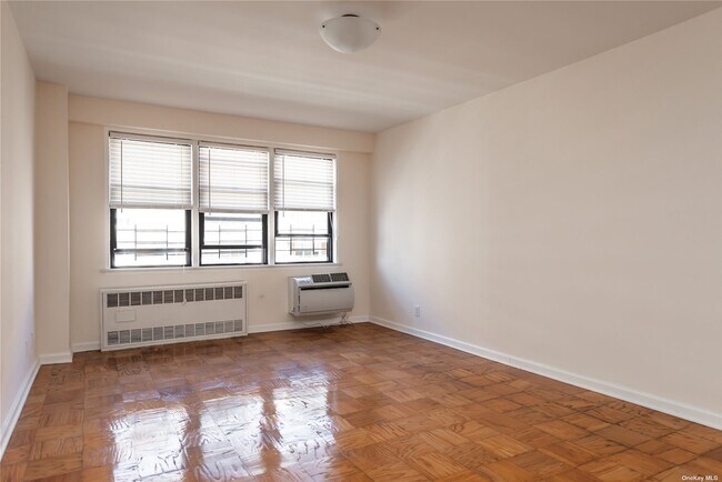 Building Photo - 42-55-55 Colden St