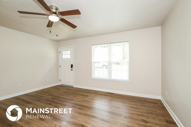 Building Photo - 821 Dogwood Cir