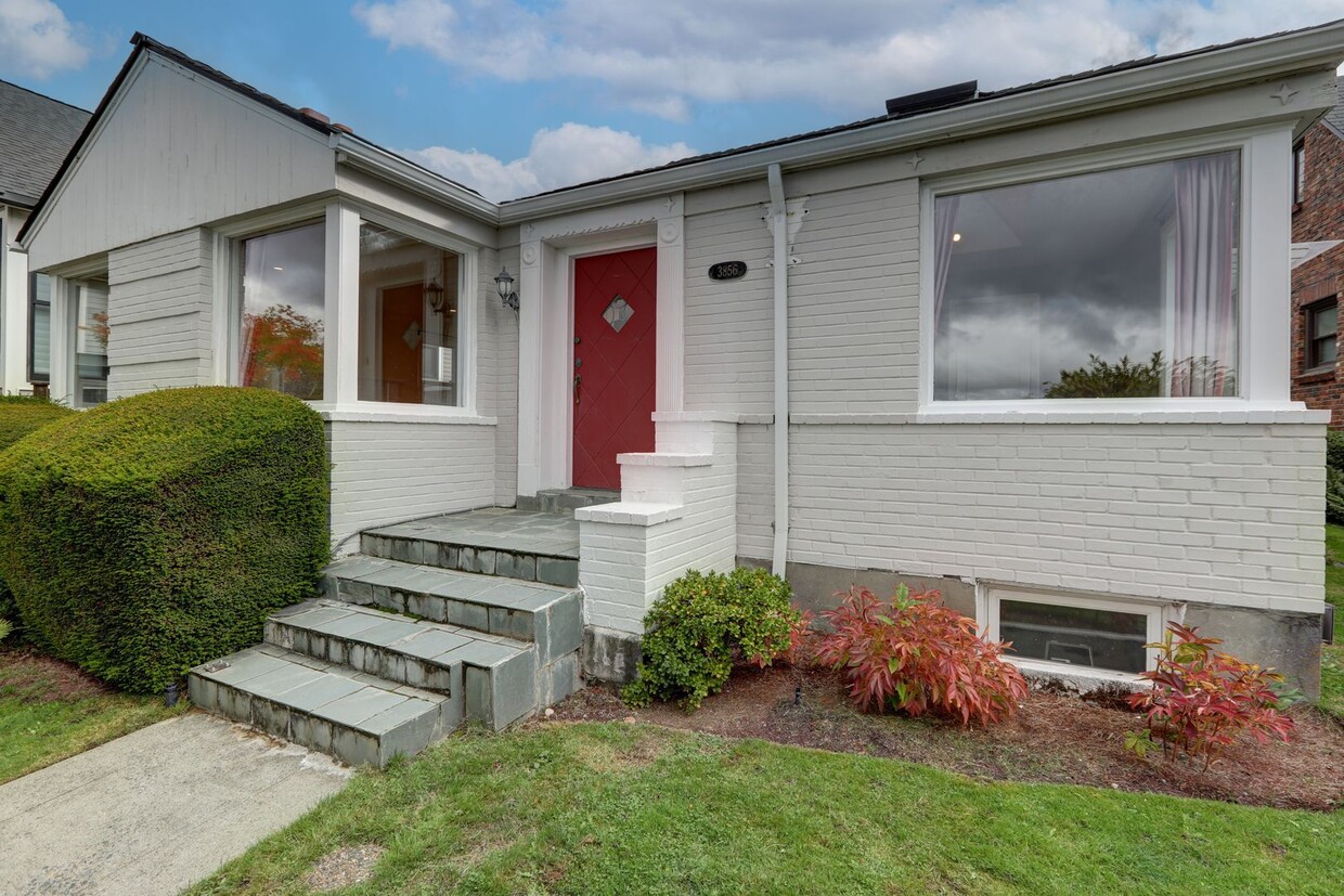 Foto principal - Unique Laurelhurst 3 Bedrooms with 2 Bathr...