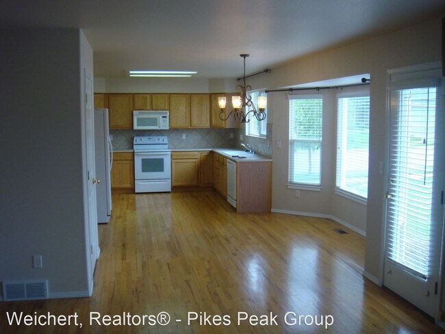 Foto del edificio - 5 br, 3.5 bath House - 3163 Greenmoor Court