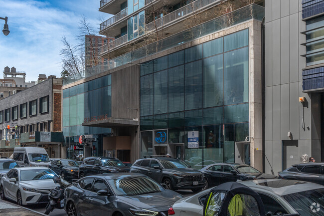 436 Albee Sq - The Azure