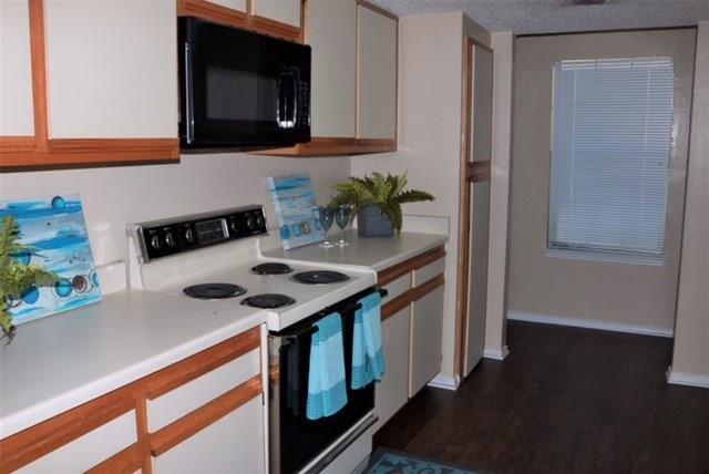 Building Photo - 4304 Hulen Cir E