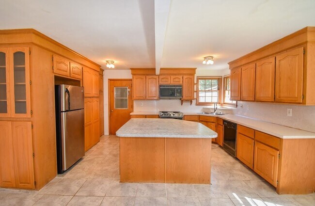 Building Photo - 1329 White House Blvd