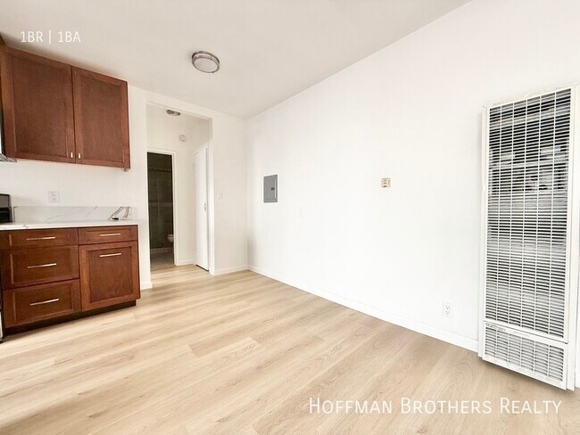 Foto del edificio - 222 N Lake St