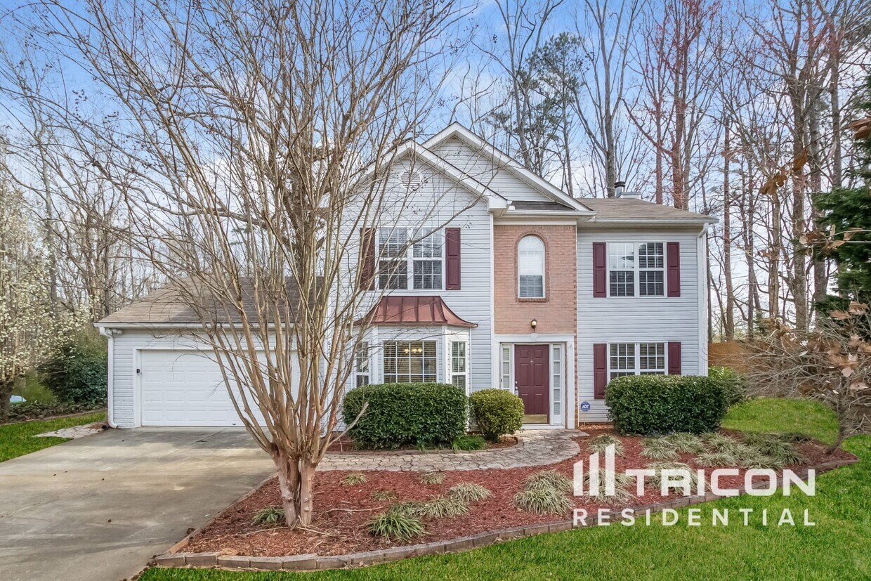 Foto principal - 6250 Glen Brooke Dr