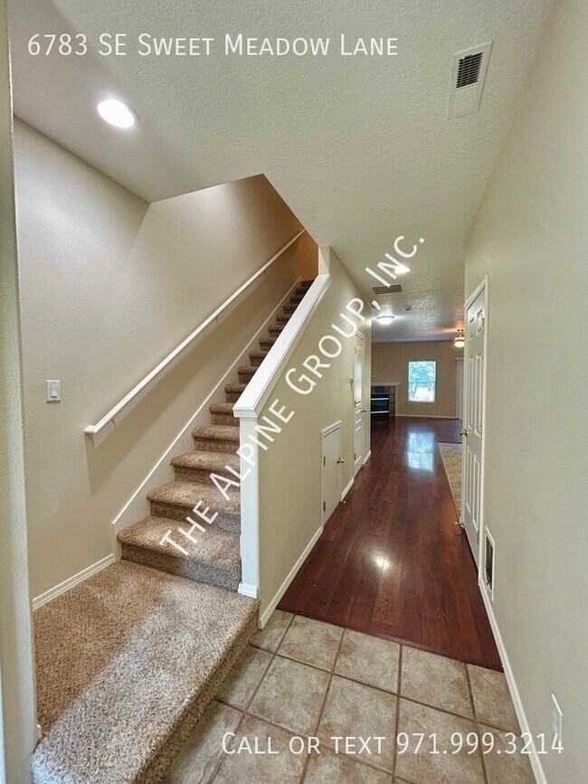 Foto del edificio - 2 Bedroom Townhome in Hillsboro!