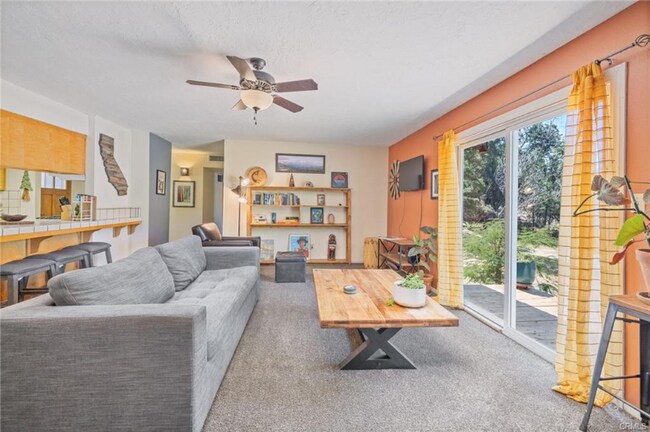 Foto del edificio - 48220 White Oak Dr
