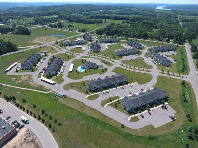 Building Photo - Bear Creek Meadows - Petoskey, MI