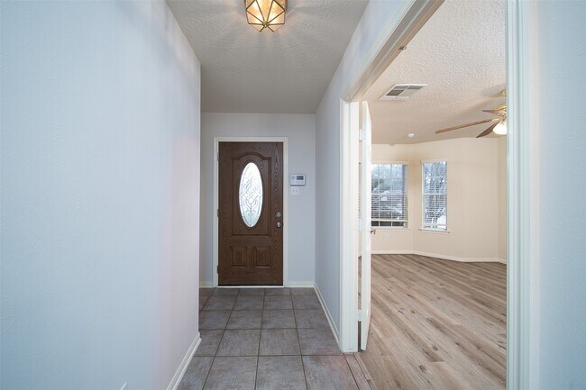Foto del edificio - 4710 Shane Creek Ln