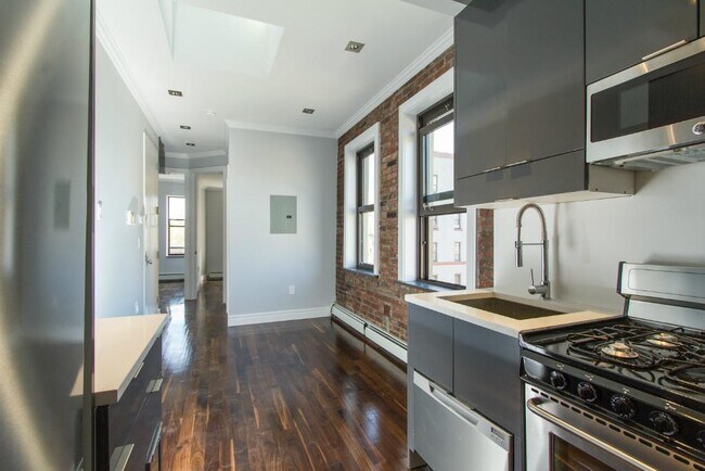 Foto del edificio - 124 Ridge St