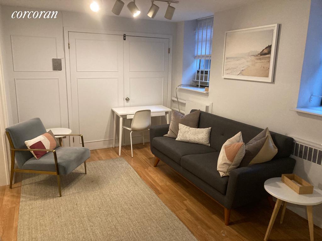 81 Remsen St, Brooklyn, NY 11201 Room for Rent in Brooklyn, NY