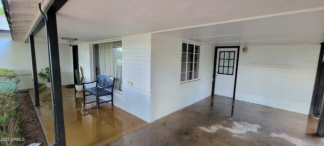 Foto del edificio - 6802 N 13th St