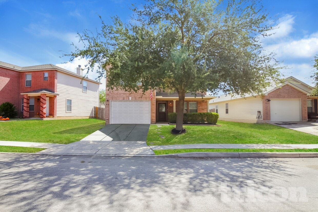 Primary Photo - 10710 Terrace Crest