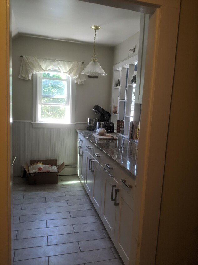 Primary Photo - 72 Cushing St
