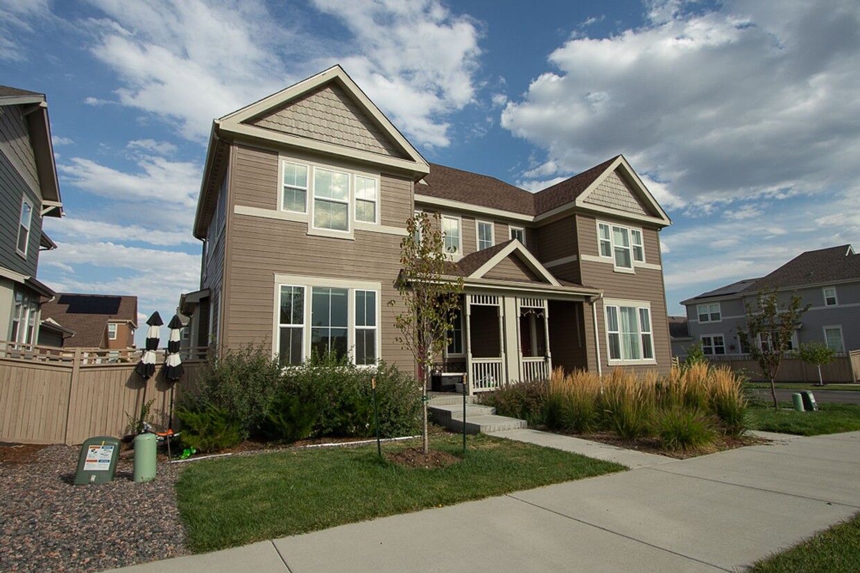 Primary Photo - 4 Bedroom, 3 Bath Townhouse In Erie, CO!! ...