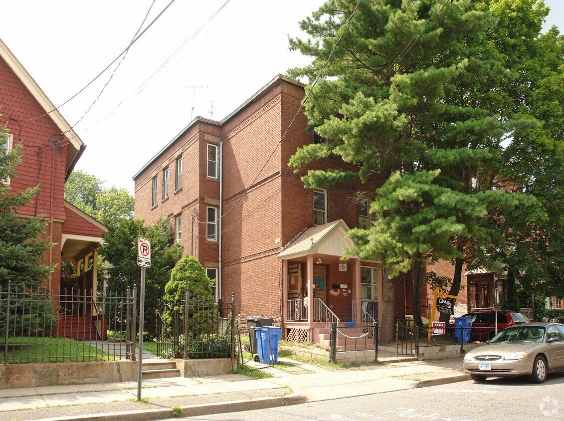 Primary Photo - 97 Putnam St