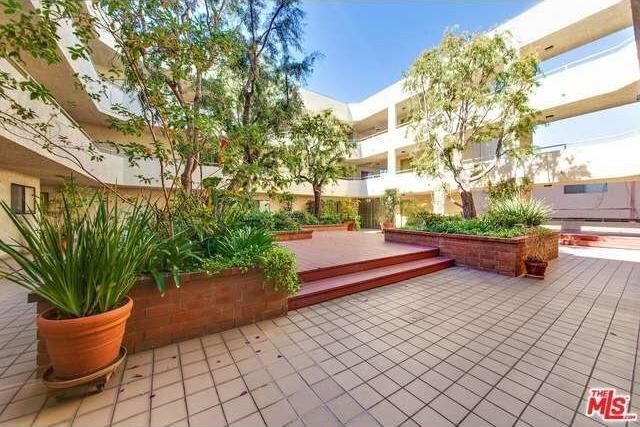 Foto del edificio - 3544 S Centinela Ave