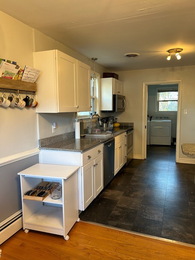 Building Photo - 8603 Bentridge Ln