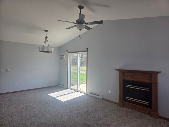 Foto del edificio - 1274 Circle Pine Dr