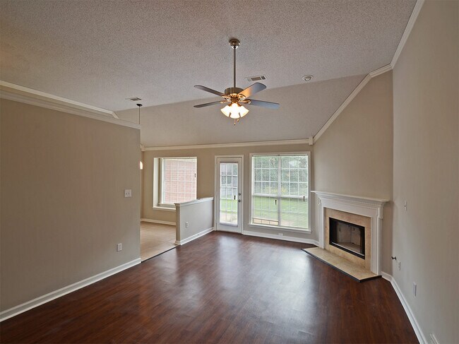 Foto del edificio - 4 bed, 2 bath near Shelby Dr and Hacks Cross