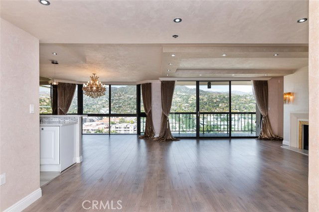 Foto del edificio - 222 Monterey Rd