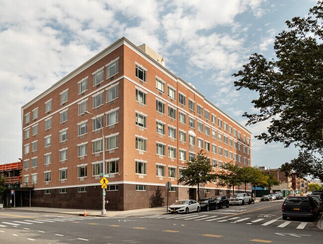 Building Photo - 3085 Vernon Blvd