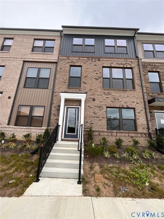 Primary Photo - 9456 Alquist St
