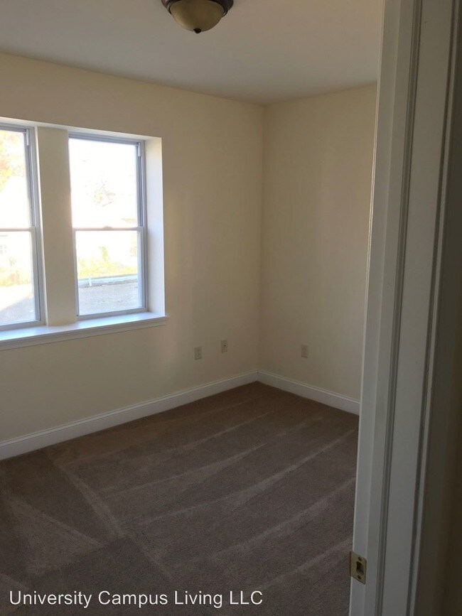 27 W Cuthbert Blvd, Collingswood, NJ 08108 Condo for Rent in