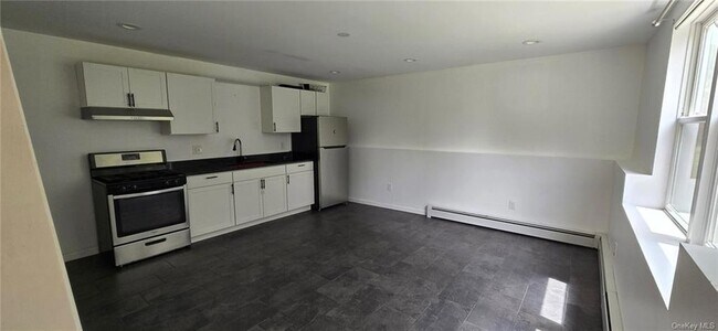 Foto del edificio - 300 Lakeside Road Unit B