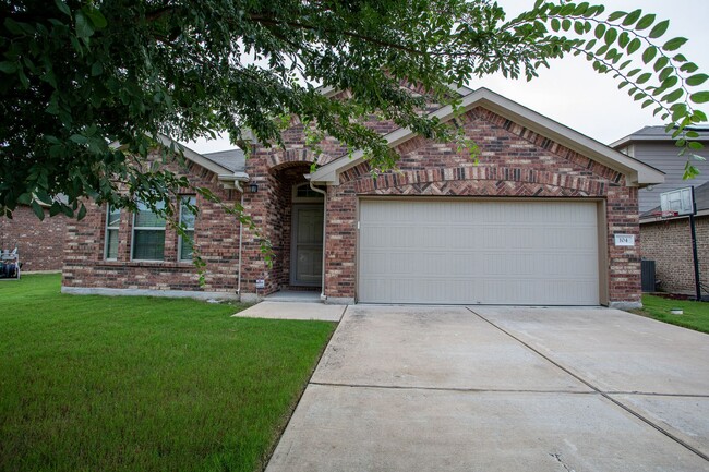 Building Photo - Charming 4/BR 2.5/BA Home for Rent in Hutto!
