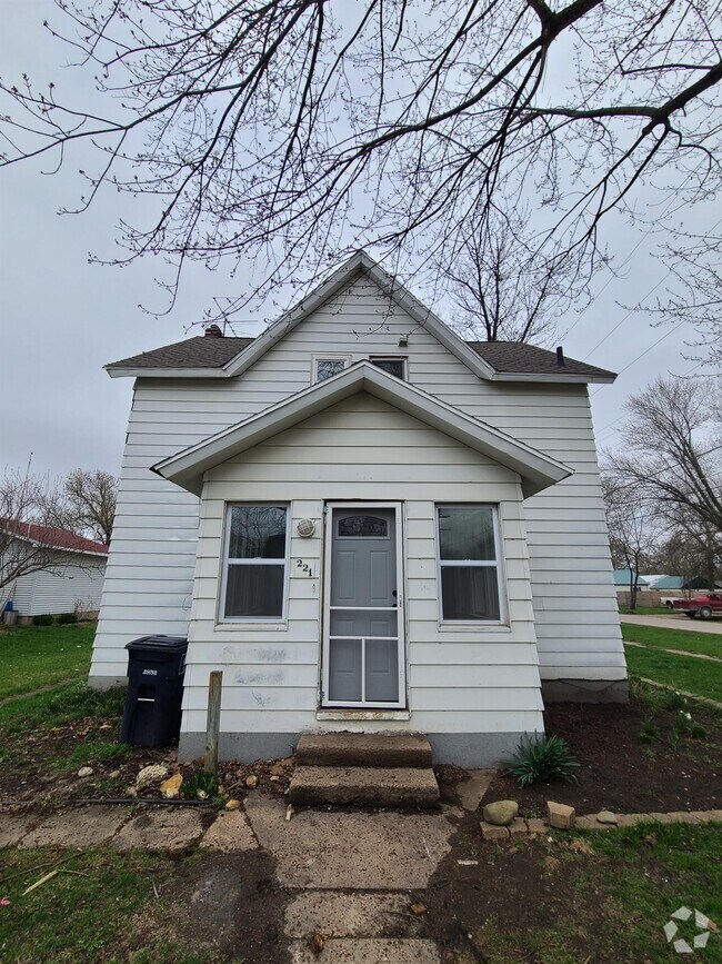 Houses for Rent under 1,500 in Waverly IA 2 Homes
