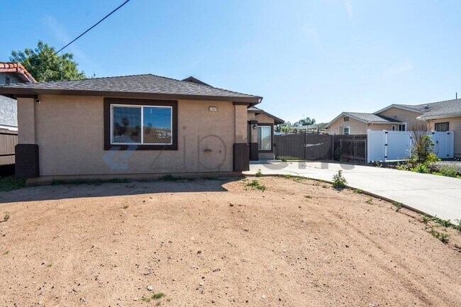 Foto del edificio - 1365 Valley View Ave