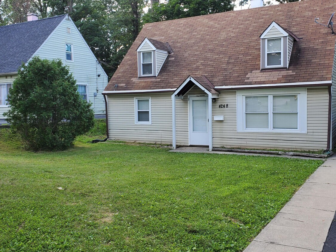 Primary Photo - 4248 Hickory Ln