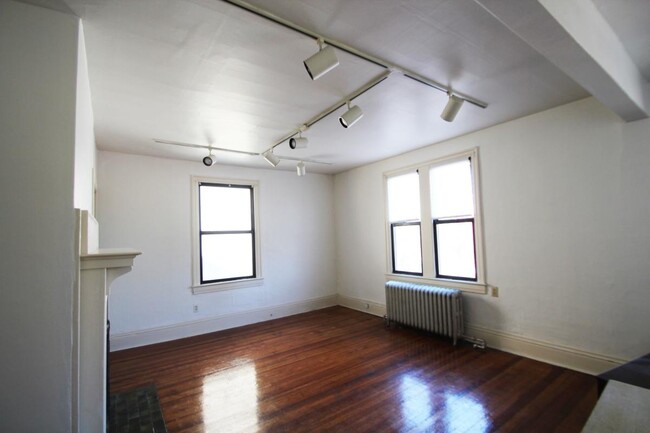 Building Photo - 7728 Abbott St