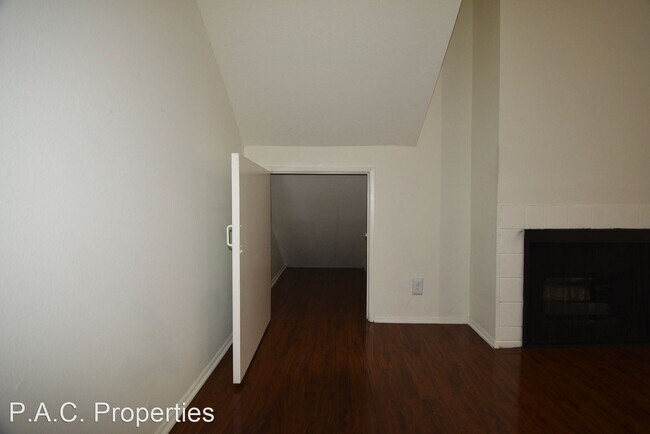 Foto del edificio - 1 br, 1 bath Apartment - 12142-50 Oxnard S...