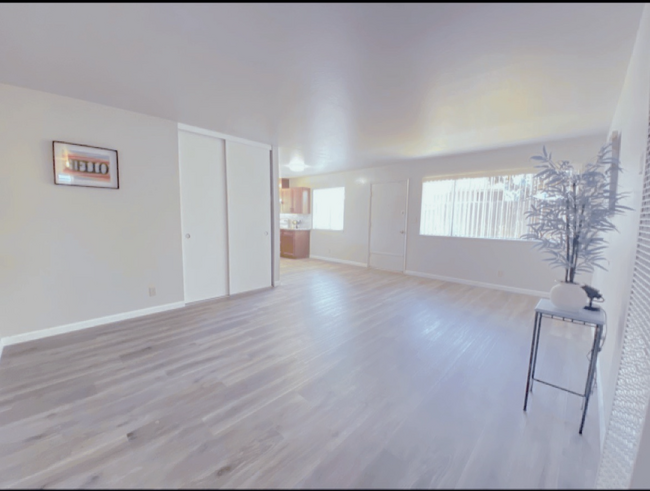 Building Photo - 1081 Lakedale Way