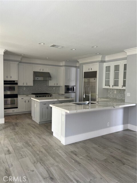 Foto del edificio - 631 Ridgeview Ct