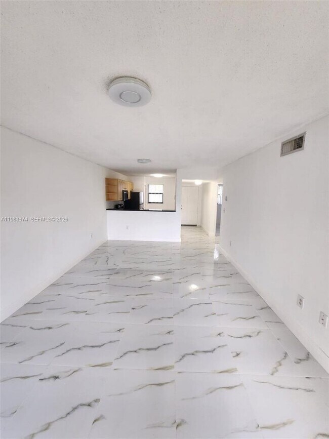 Foto del edificio - 9845 Nob Hill Ct
