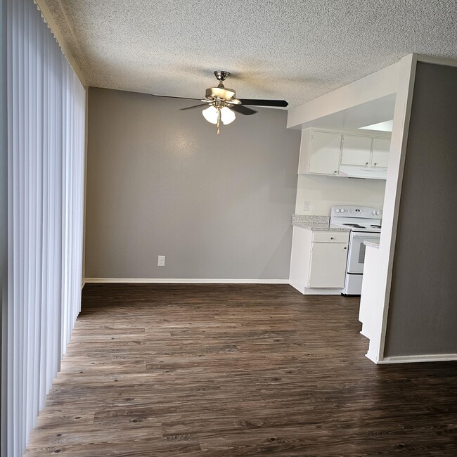 1BR, 1BA - 775 SF - 133 Santa Clara Apartments