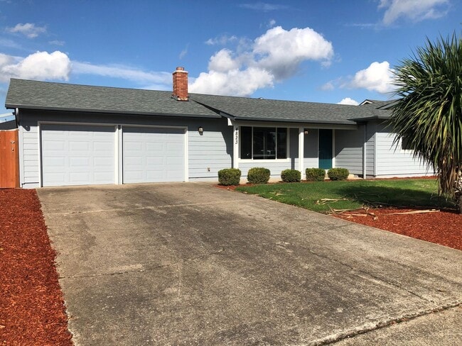 Building Photo - Well Cared for Three Bedroom