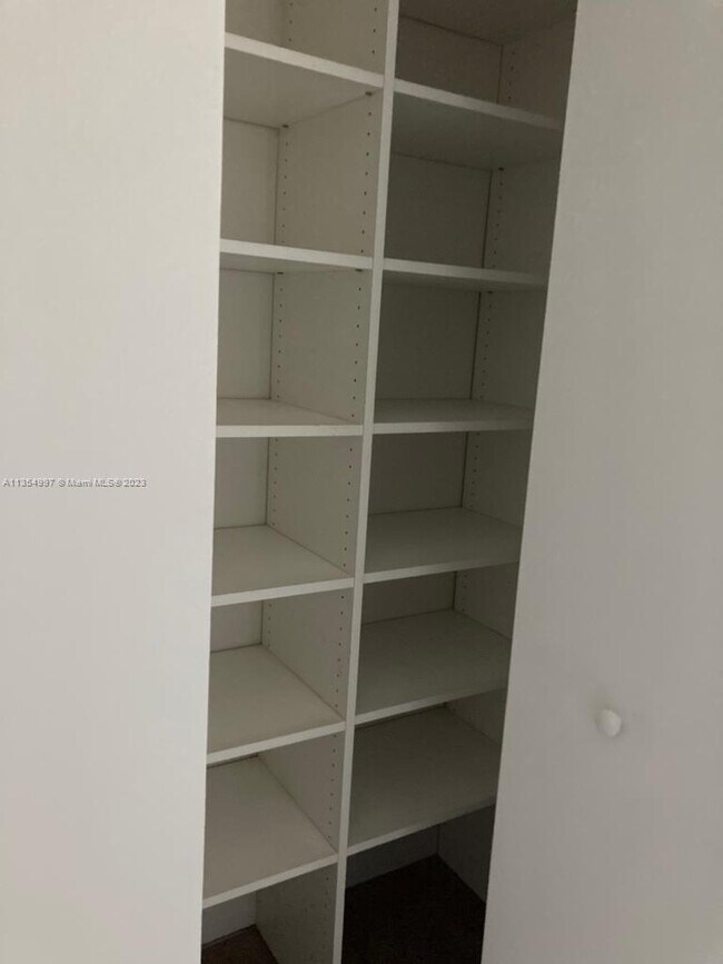 Foto del edificio - 1789 NE Miami Gardens Dr