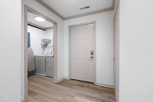 Building Photo - 3030 Marsh Winds Cir