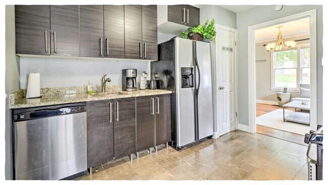 Foto del edificio - 5305 Harmon Ave