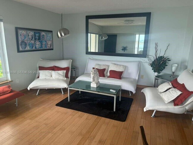 Foto del edificio - 2201 Brickell Ave