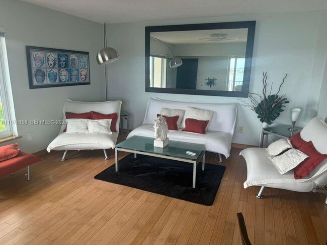 Building Photo - 2201 Brickell Ave